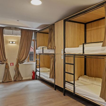 Ramana Garden Hostel - Self-Service Accommodation Bukares Bagian luar foto