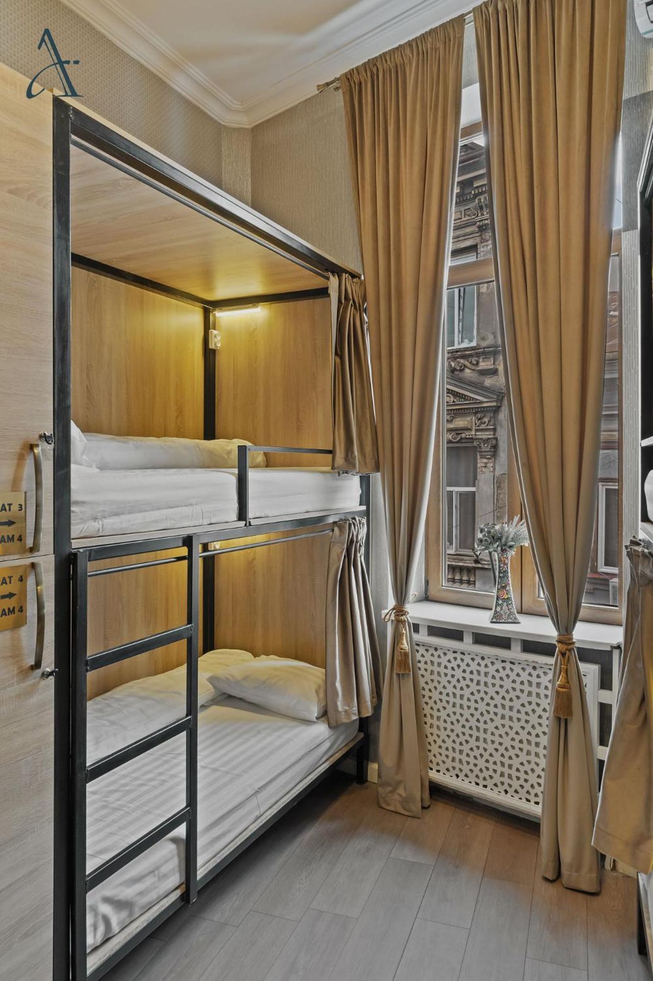 Ramana Garden Hostel - Self-Service Accommodation Bukares Bagian luar foto