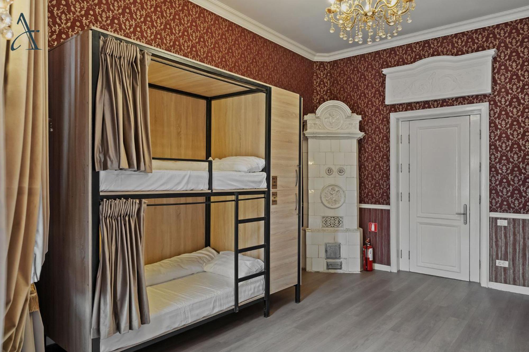 Ramana Garden Hostel - Self-Service Accommodation Bukares Bagian luar foto