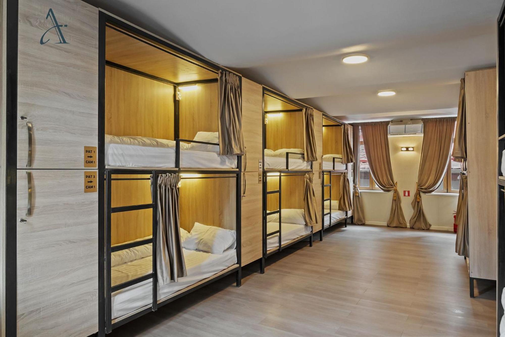 Ramana Garden Hostel - Self-Service Accommodation Bukares Bagian luar foto